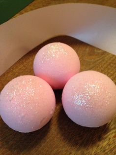 Pink Sugar Bath Bomb/Bath Fizzies/natural/glitter bath bomb Bath Boms Diy, Bath Boms, Lush Bath, Bath Bomb Recipes, Glitter Bomb, Bubble Bars, Bath Fizzies, Pink Sugar