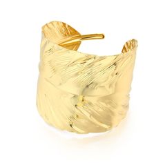 Simple Gold Leaf Open Hair Cuff  NO better way to embellish your ponytail then with this Gold leaf open hair cuff. With a diameter of 8 cm/3.2 inches it can hold just about all ponytails whether you have locs, traditional Dreadlocks or Sisterlocks.   Shape\pattern: PLANT Metals Type: Zinc alloy Hair Cuff Type: Wrap Timeless Show, Metal Minimalist, Feather Cuff Bracelet, Hair Cuff, Tangle Free Hair, Hair Cuffs, Afrikaanse Mode, Open Hairstyles, Open Cuff Bracelet