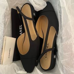 Brand New * Never Worn Chanel Slingback Shoes Black With Silver Rhinestone Cc Logo Black Chanel Box 2 Dust Bags Size: 40 1/2 .8 In Height (20 Mm) Chanel Slingback Shoes, Drinks Outfits, Chanel Heels, Chanel Slingback, Shoe Inspo, Aesthetic Shoes, Slingback Shoes, Pretty Shoes, Dream Shoes