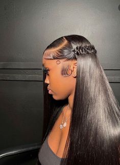 Our 13x6 frontal wig is featured in our premium wig collection. This wig comes with a 13x6 lace frontal and can be upgraded to HD lace for only $30 more! Our HD lace is thin and undetectable in addition to our premium high quality hair. The wig is very full (180% density). With the 13x6 parting space, your stylist has the option to do any style you like! Frontal Wig Hairstyles, Birthday Hairstyles, Wig Styling, Quick Weave Hairstyles, Frontal Hairstyles, Pretty Braided Hairstyles, Dope Hairstyles, Braided Hair, Front Lace Wigs Human Hair