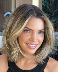 Awesome Hairstyles, Textured Haircut, 2023 Hair, Blonde Layers, Chin Length, Natural Wavy Hair, Low Maintenance Hair, Midlength Haircuts, Shoulder Length Hair Cuts