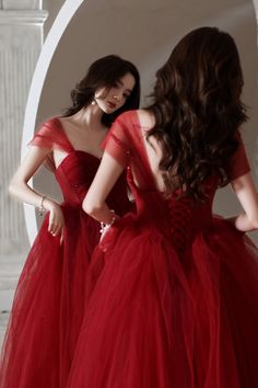 Prom Dress Off The Shoulder, Woman Picture, A Line Prom Dress, Picture Beautiful, Prom Dress Inspiration, Pretty Prom Dresses, Fairytale Dress, A Line Prom Dresses, Red Dresses