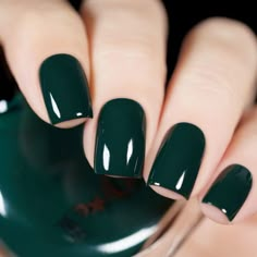 Dark Green Dipped Nails, Hunter Green Sparkle Nails, Dark Hunter Green Nails, Hunter Green Dip Nails, Dark Green Nail Color, Dark Forest Green Nails, Bottle Green Nails, Pine Green Nails, Green Color Nails