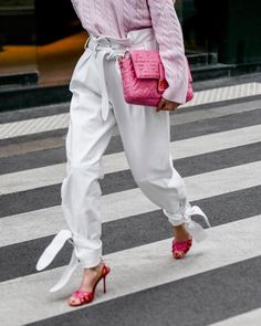 Loewe Sweater, Sunday Outfit, Fendi Baguette, Champs Elysees, Fashion Pieces, Fit Inspo, Fitness Inspo, First Look, Purses And Handbags