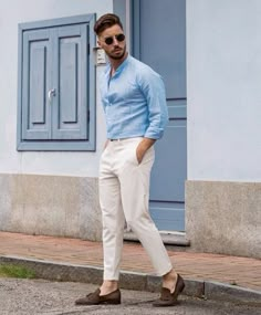 Ankle Pants Outfit Men, Italian Men Style, Mens Formal Outfits, Italian Menswear, Day In Rome, Italian Mens Fashion, Blue Pants Men, Formal Dresses For Men