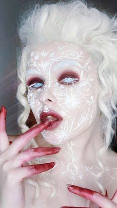 White Demon Costume, Frostbite Makeup, Ice Makeup, Unconventional Makeup, Ghost Makeup, Make Up Ideas, White Makeup, Art Student, Cool Makeup Looks