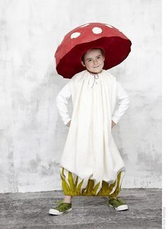 Mushroom costume Mushroom Costume, Costume Carnaval, Carnaval Costume, Diy Costumes Kids, Diy Halloween Costume, Kids Dress Up, Creative Costumes, Fantasias Halloween, Cute Costumes