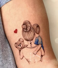 Mother Child Tattoo, Mutterschaft Tattoos, Child Tattoo, Cute Sister Tattoos, Family Tattoo Ideas, Mother Tattoos For Children, Mum Tattoo, Name Tattoos For Moms, Mother Son Tattoos