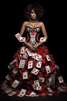 How To Laugh, Queen Of Hearts Halloween, Valentines Photoshoot, Halloween Pics, Alice In Wonderland Tea Party Birthday, Lizzie Hearts, Queen Of Hearts Costume, Creepy Halloween Makeup, Halloween Makeup Diy