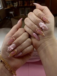 Nails Gold Detail, Girly Coquette Aesthetic, Nails Bow, Nails Coquette, Aesthetic Bow, Coquette Nails, Bow Nails, Bow Aesthetic