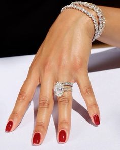 خواتم خطوبة, Dream Wedding Ring, Expensive Jewelry Luxury, Future Engagement Rings, Dream Engagement Rings, Classy Jewelry, Expensive Jewelry, Jewelry Lookbook, Engagement Ring Cuts