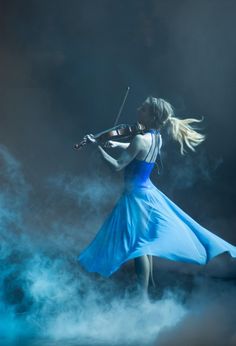 Lindsey Stirling Violin, Violin Art, Playing Violin, Lindsey Stirling, The Violin, Musical Art, Stirling