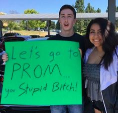 Unique Promposal Ideas, Promposal Funny, Funny Promposals, Funny Prom Proposal, Promposal Ideas For Him, Funny Proposal, Homecoming Poster Ideas, Promposal Ideas