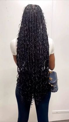 Twist With Curls Black Hair, Segalesse Twist Braids, Knotless Twists With Curly Ends, Boho Senegalese Twist Medium, Boho Island Twist Peekaboo, Boho Singalese Twist, Sengelese Twist Styles Black Women, Singalese Twist Hairstyles Braids, Twist Braids Hairstyles With Curls