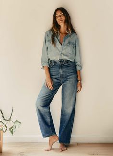 catherine abilene – imogene + willie Minimalist Style For Women Over 50, California Casual Outfits, Powerful Feminine, Feminine Vibes, Big Buck, Imogene Willie, Spring Palette, Concept Clothing, All Jeans