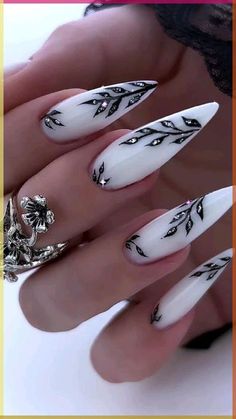 Simple Stiletto Nails, Fancy Nails Designs, Goth Nails, Stiletto Nails Designs, Her Nails, Black Nail, Orange Nails, Elegant Nails, Classy Nails