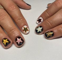 Funky Star Nails, Star Nails Aesthetic, Short Maximalist Nails, Stars On Nails, Star Gel Nails, Winter Aesthetic Nails, Funky Nail Ideas, Winter Nails Aesthetic, Star Manicure