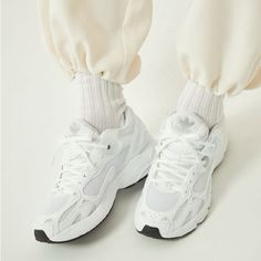 New With Box 100% Authentic Chunky White Sneakers Outfit, Adidas Astir, Chunky White Sneakers, White Shoes Outfit, White Athletic Sneakers, White Sneakers Outfit, White Sneakers Women, Adidas Outfit