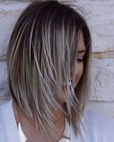 Medium Length Bronde, Hair With White Highlights, Nice Short Haircuts, Medium Length Layered Haircuts, Inverted Bob Haircuts, Bronde Hair, Medium Layered Haircuts, Medium Layered Hair, Medium Layered