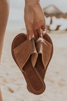 Comfortable Sandals - Women's Shoes | ROOLEE Beach Sandals Outfit, Sandal Kulit, Look Boho Chic, Summer Shoes Sandals, Dr Shoes, Comfy Sandals, Sandals Beach, Womens Summer Shoes, Skateboard Art