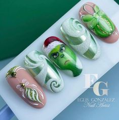 Christmas Nail Inspiration, Easy Christmas Nail Art, Winter Nail Art Designs, Christmas Nail Art Ideas, Christmas Nail Art Easy, Festive Nail Designs, Art Deco Nails, Cute Christmas Nails