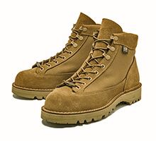 DANNER LIGHT MILITALY Rugged Man, Mens Hiking Shoes, Rugged Men, Leather Shoes Men, Danner Mountain Light Boot, Outdoor Shoes, Hiking Shoes, Leather Shoes, Hiking Boots