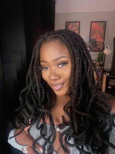 Long Locs Black Women, Chunky Locs, 4c Locs, Pretty Dreads, Curly Dreads, Long Locs, Loc Hairstyles, Beautiful Locs, Beautiful Dreadlocks