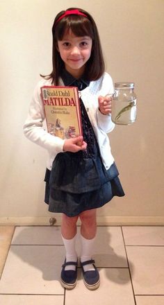 World Book Day Costume Ideas for Kids - Matilda More Mary Poppins Kostüm, World Book Day Costume Ideas, Childrens Book Character Costumes, Easy Book Week Costumes, World Book Day Costume, Matilda Costume, Book Characters Dress Up, Book Character Day, Character Dress Up