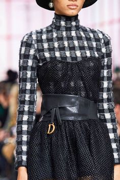 Christian Dior Autumn/Winter 2019 Ready-To-Wear | British Vogue Detail Photos, Creation Couture, 2020 Fashion, Live Fashion, Large Fashion, Fashion Pictures, Global Fashion