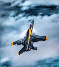 #USnavy #aviation #USBlueangel #blueangels #fighterjet Blue Angels Wallpaper, Airshow Photography, Us Navy Blue Angel, Angels Wallpaper, Blue Angels Air Show, Blue Angles, Pilot Life