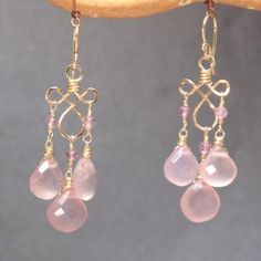 Etsy finds by Natali on Etsy Diy Earrings Easy, Wire Wrapped Earrings, Earring Patterns, Beads And Wire, Dream Jewelry, Gold Jewelry Fashion, How To Make Earrings