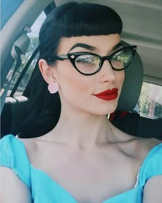 Red Lip Black Liner, Bettie Bangs Short Hair, Pinup Bangs, Dita Von Teese Makeup, Vintage Hairstyles With Bangs, 50s Glasses, Pinup Portrait, Rockabilly Makeup, Haircut Bangs