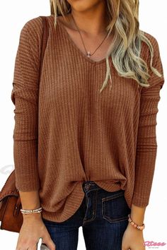 Qteee - Premium Knitted Long-sleeve Shirt for Sophisticated Style Casual Tunics, Knit Tunic, Loose Tops, Knitted Tshirt, Knitting Women, V Neck Blouse, Knit Shirt, Casual Blouse, Long Blouse