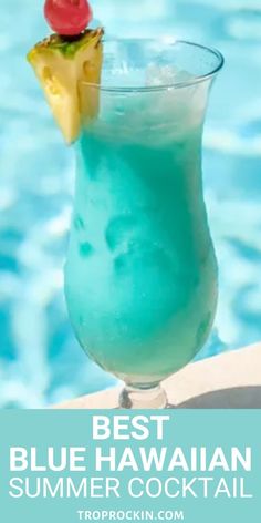 rum drinks - blue hawaiian drink. Hawaiin Drinks, Coconut Drinks Alcohol, Beach Drinks Alcohol, Beach Drink Recipes, Blue Hawaiian Drink, Curacao Drink, Blue Curacao Drinks, Blue Hawaiian Cocktail, Coconut Rum Drinks