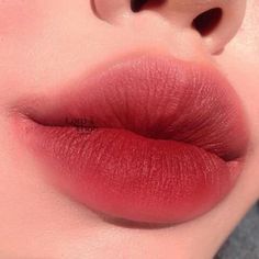 Beautiful Lipstick, Ulzzang Makeup, Lip Beauty, Matte Makeup, Nails Makeup, Dark Makeup, Lip Art, Beautiful Lips, Glossy Lips