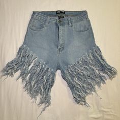 Fringed denim shorts 
Large Womens Bottoms, Denim Shorts, Women Accessories, Womens Shorts, Outfit Accessories, Clothes