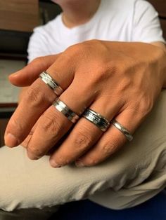 Guy Jewelry, Cool Rings For Men, Ring Boy, How To Wear Rings, Mens Silver Jewelry, Mens Fashion Jewelry, Mens Rings Fashion, Boys Jewelry, Mens Silver Rings