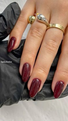 Prom Nails Inspo Almond, Gel Nails That Go With Everything, Nails Fall/winter, Nail Color Inspo Fall, Fall Red Nails Almond, Fall Nails Classy Almond, Moody Red Nails, Xs Gel X Nails, Red Wine Fall Nails