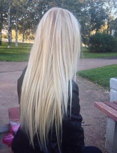 Broomstick ends. Blonde Hair Extensions, Long Blonde, Long Straight Hair, Long Blonde Hair, Platinum Blonde, Blonde Hair Color, Hair Skin