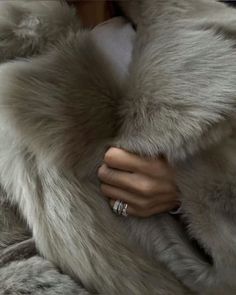 Fur Coat Aesthetic, Coat Aesthetic, Aesthetic Clips, Ski Season, Dream Lifestyle, Winter Aesthetic, Fur Fashion, Baby Winter, Winter Outfits Women