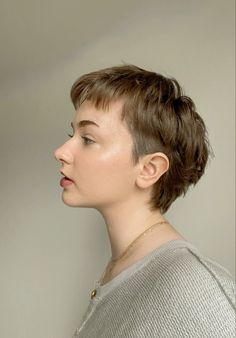 Shaggy Pixie Haircut With Bangs, Shirt Mullet Women, Undercut Mullet Women Short, Mixie Pixie Mullet Straight Hair, Mullet Short Women, Women Short Mullet, Pixie Mullet Shaved Sides, Shaggy Pixie Mullet Straight Hair, Short Mullet Hairstyle Women Round Face