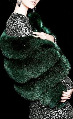 Green Fur Coat, Eden Green, Green Fur, Slytherin House, Slytherin Aesthetic, Nice Pictures, Neil Gaiman, Winter Colors, Up Girl