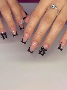 Multicolore  Collar   Blocs de couleur Ongles de couleur Embellished Baddie Medium Nails, Black French Nails With Design, Nails Freestyle, Black Acrylic Nails, Nagel Tips, French Acrylic Nails