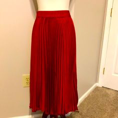 Nwot Banana Republic Satin Midi Skirt, True Red Color, Size S, Elastic Waist, Fully Lined. Smoke Free And Pet Free Home. Red Pleated Maxi Skirt For Summer, Red Mini Pleated Skirt For Spring, Red Pleated Mini Skirt For Spring, Red Relaxed Fit Midi Skirt, Elegant Red Pleated Party Skirt, Chic Red Lined Maxi Skirt, Red Pleated Skirted Bottoms, Red Pleated Relaxed Maxi Skirt, Elegant Red Stretch Maxi Skirt