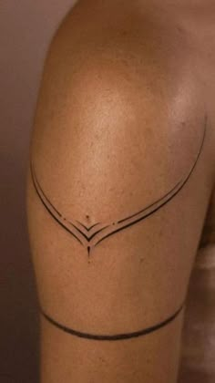 Female Norse Tattoo, Penabranca Tattoo, Neck Line Tattoo, Scandinavian Tattoo For Women, Body Line Tattoo, Women Back Tattoos Classy, Symmetrical Shoulder Tattoo, Upper Back Tattoos For Women, Underboob Tattoos For Women