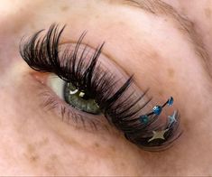 Lash Extensions Styles With Glitter, Lash Extensions With Decals, Festival Lash Extensions, Lash Extensions Glitter, Lash Extensions With Glitter Spikes, Cat Eye Spike Lash Extensions, Lash Maps, Lash Ideas, Lash Styles