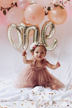 One Year Old Princess Photo Shoot, Girly One Year Old Pictures, First Birthday Indoor Photoshoot, Little Miss Onederful Birthday Cake, Floral First Birthday Photoshoot, 1 Year Birthday Pictures, 1st Birthday Diy Photo Shoot Ideas, Turning One Photoshoot