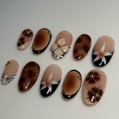 Pinterest photo Desert Nails Designs, Brown Gel Nails Designs, Earth Tone Nails, Autumn Nails Design, Nail Inspo Gel, Beige Nail Art, Nail Art Cute, Brown Nail Art