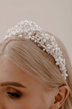 Pearl Regalia Headband Elevate your bridal hairstyle with Pearl Regalia Headband, featuring clear glass and pearls. This accessory adds a touch of timeless elegance to any wedding day look, with delicate detailing that sparkles in the light. Whether you're wearing your hair up or down, this headband is the perfect finishing touch to complete your bridal ensemble. Brides With Headbands, Pearl Hairstyles Wedding, Pearl Hairstyles, Bridal Headbands, Veil Headpiece, Hair Up Or Down, Heirloom Wedding, Bridal Accessories Jewelry, Wedding Shower Gifts