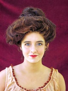 Victorian Beauty Moulin Rouge Hair, 19th Century Hairstyles, Victorian Era Hairstyles, Gibson Girl Hair, Victorian Makeup, Rouge Hair, Edwardian Hairstyles, Gibson Girl